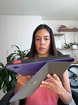 kamivolkano online show from December 4, 2024, 4:27 pm