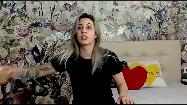 RoseDiamond06 online show from February 11, 2025, 12:37 pm