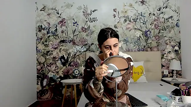 RoseDiamond06 online show from October 10, 2025, 11:09 am