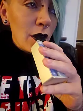 PinkTheHawk online show from April 2, 2026, 10:57 am