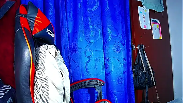 DanisaBrown online show from April 9, 2026, 2:33 pm