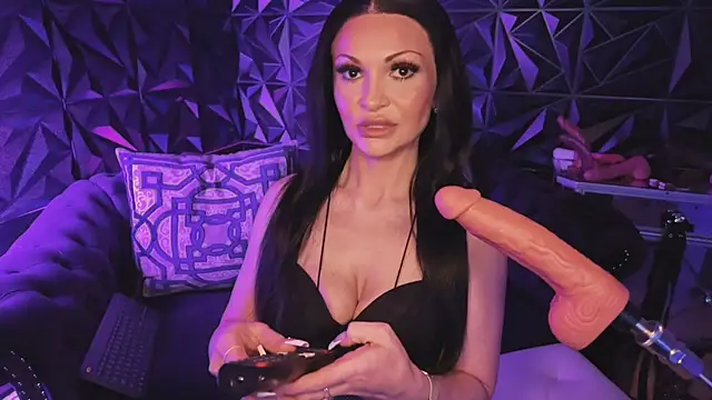 NatashaxoBangs online show from May 16, 2026, 12:07 am