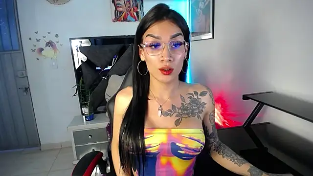 Salo hot04 online show from November 5, 2025, 10:54 pm