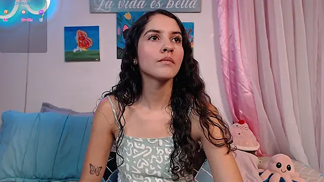 lailypink online show from December 15, 2024, 7:53 pm