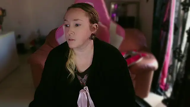 kisicaxx online show from March 5, 2025, 2:56 pm