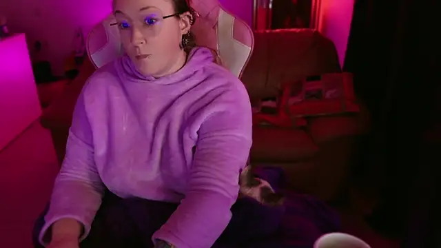 kisicaxx online show from March 10, 2025, 8:34 pm