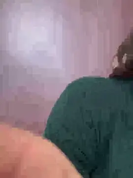 lovely beast online show from December 18, 2025, 5:41 pm