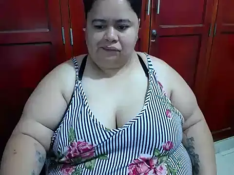 Snapshot of hotlesby4uxxx chatting on July 16, 2026, 1:50 pm hotlesby4uxxx online show from July 16, 2026, 1:50 pm