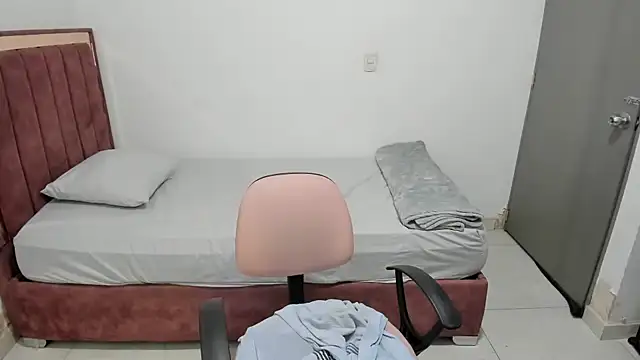 nicoledavis online show from October 23, 2025, 5:07 am