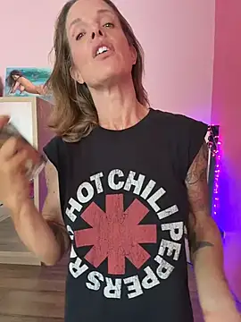 mommyselenafit  online show from April 10, 2026, 6:07 am