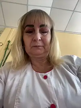 Snapshot of Irina2909@xh chatting on February 6, 2025, 9:43 am Irina2909xh online show from February 6, 2025, 9:43 am