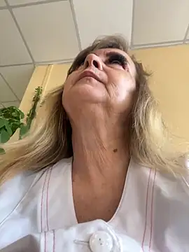 Snapshot of Irina2909@xh chatting on September 18, 2025, 9:00 am Irina2909xh online show from September 18, 2025, 9:00 am