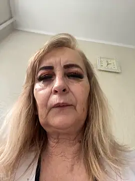 Snapshot of Irina2909@xh chatting on October 2, 2025, 11:28 am Irina2909xh online show from October 2, 2025, 11:28 am