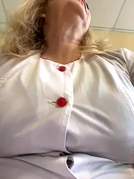 Snapshot of Irina2909@xh chatting on October 6, 2025, 9:18 am Irina2909xh online show from October 6, 2025, 9:18 am