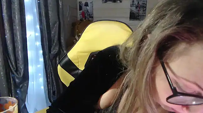 RubiLakros online show from January 22, 2025, 10:15 pm