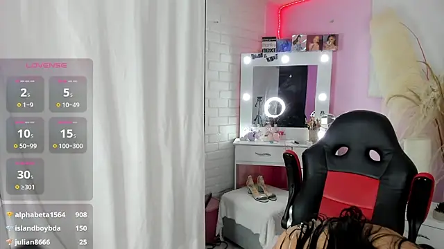 Snapshot of hollyprincess_2 chatting on February 5, 2025, 6:46 am hollyprincess 2 online show from February 5, 2025, 6:46 am