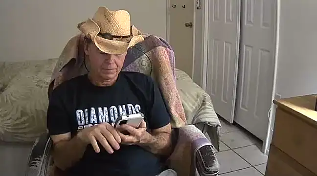nakeedcowboi65 online show from January 15, 2025, 10:24 pm