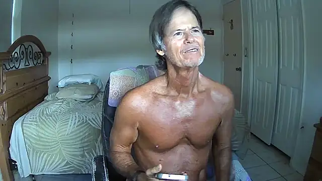 Snapshot of nakeedcowboi65 chatting on April 16, 2026, 10:34 pm nakeedcowboi65 online show from April 16, 2026, 10:34 pm