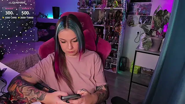 Snapshot of ChloeKohaku chatting on February 3, 2025, 5:40 am ChloeKohaku online show from February 3, 2025, 5:40 am