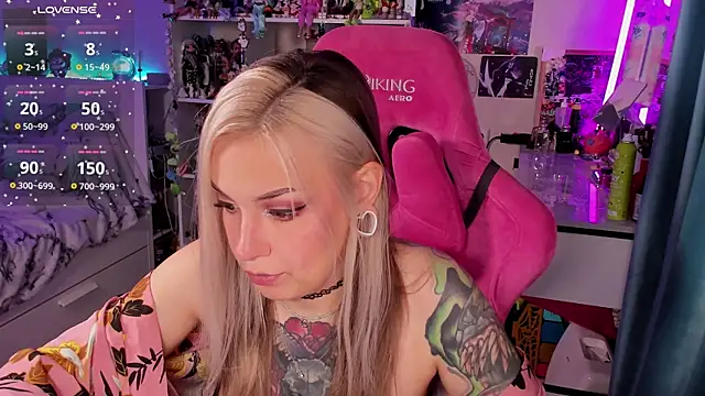 Snapshot of ChloeKohaku chatting on September 11, 2025, 4:01 am ChloeKohaku online show from September 11, 2025, 4:01 am