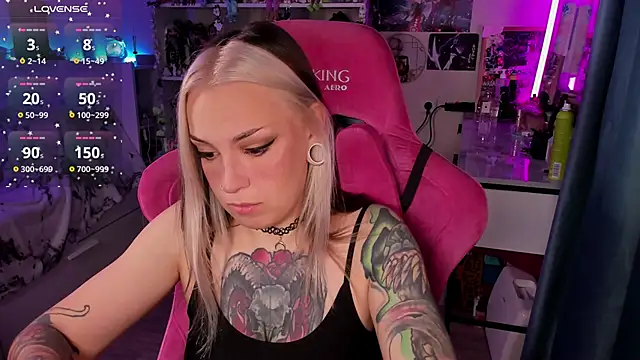 Snapshot of ChloeKohaku chatting on October 13, 2025, 3:28 am ChloeKohaku online show from October 13, 2025, 3:28 am