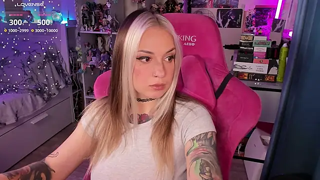 Snapshot of ChloeKohaku chatting on October 22, 2025, 10:59 am ChloeKohaku online show from October 22, 2025, 10:59 am