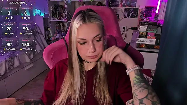 Snapshot of ChloeKohaku chatting on November 23, 2025, 6:35 am ChloeKohaku online show from November 23, 2025, 6:35 am