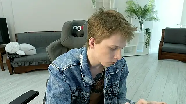 Snapshot of arlekincrop chatting on December 19, 2025, 5:47 am arlekincrop online show from December 19, 2025, 5:47 am