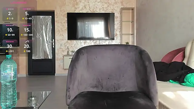 Snapshot of AmiraRosse chatting on March 21, 2025, 7:33 am AmiraRosse online show from March 21, 2025, 7:33 am