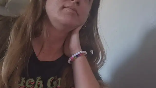 Snapshot of MissMera chatting on December 3, 2024, 11:13 pm MissMera online show from December 3, 2024, 11:13 pm