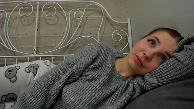 JuliaBusty online show from March 14, 2025, 9:46 am