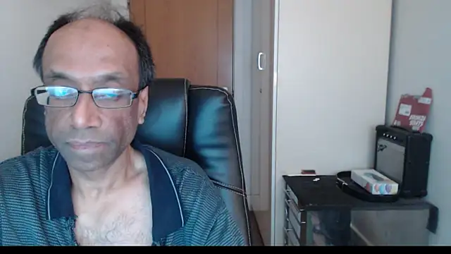 Snapshot of rauncher1 chatting on February 11, 2026, 12:54 pm rauncher1 online show from February 11, 2026, 12:54 pm