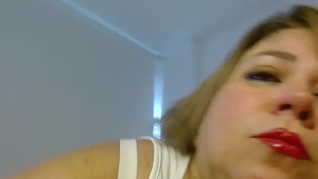 Snapshot of bella_savati chatting on January 9, 2025, 6:26 pm bella savati online show from January 9, 2025, 6:26 pm