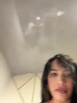 SQUIRTINGQUEEN11 online show from April 11, 2026, 2:38 am