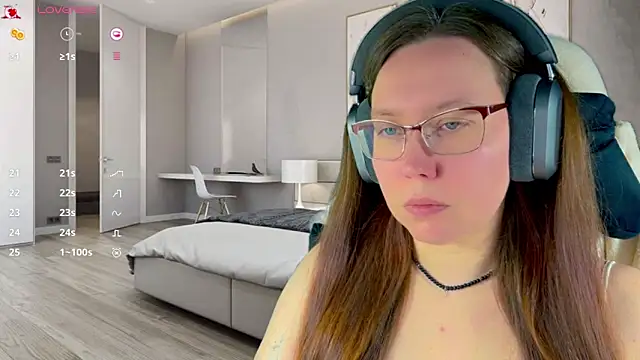 Victoria Romans online show from April 9, 2026, 10:37 pm