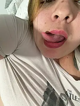 Snapshot of Blondylicious chatting on April 5, 2026, 7:38 am Blondylicious online show from April 5, 2026, 7:38 am