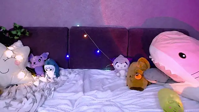Snapshot of Unicorntears__ chatting on January 19, 2025, 4:54 am Unicorntears online show from January 19, 2025, 4:54 am