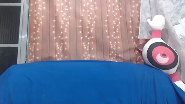 Snapshot of Venusluxodomme chatting on February 15, 2026, 2:30 am Venusluxodomme online show from February 15, 2026, 2:30 am