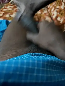 Snapshot of rocksred1 chatting on April 6, 2026, 6:53 pm rocksred1 online show from April 6, 2026, 6:53 pm