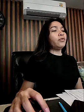 Snapshot of sara_kimoo chatting on November 1, 2025, 10:17 am sara kimoo online show from November 1, 2025, 10:17 am