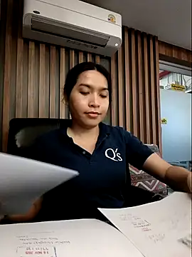 Snapshot of sara_kimoo chatting on November 17, 2025, 1:39 pm sara kimoo online show from November 17, 2025, 1:39 pm