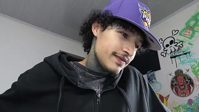 trieone online show from March 27, 2026, 2:17 am