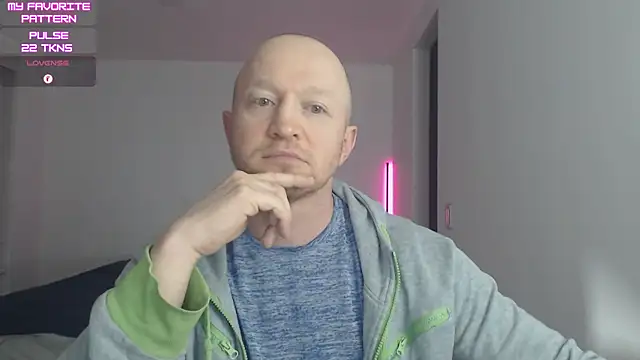 kevintyler69 online show from April 10, 2026, 1:44 am