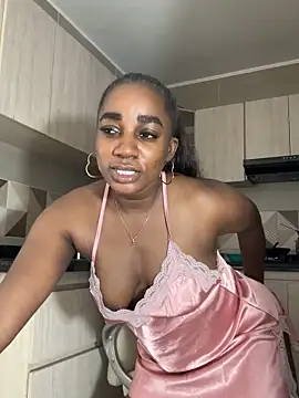 cristaaalclocks1 online show from March 13, 2025, 4:12 pm