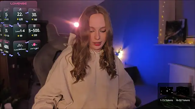 Snapshot of Rachel_Ro chatting on December 11, 2024, 8:18 pm Rachel Ro online show from December 11, 2024, 8:18 pm