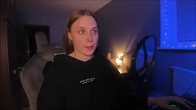 Snapshot of Rachel_Ro chatting on December 16, 2024, 11:28 pm Rachel Ro online show from December 16, 2024, 11:28 pm