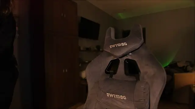 Snapshot of Rachel_Ro chatting on January 18, 2025, 2:36 am Rachel Ro online show from January 18, 2025, 2:36 am