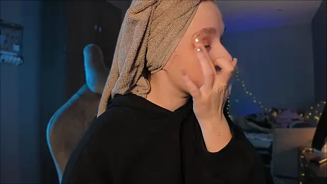 Snapshot of Rachel_Ro chatting on January 21, 2025, 6:11 am Rachel Ro online show from January 21, 2025, 6:11 am