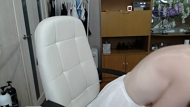 Mika Passion online show from February 1, 2025, 3:50 pm