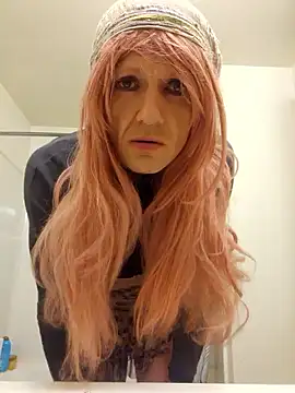 Snapshot of KandiK37 chatting on March 7, 2025, 3:29 am KandiK37 online show from March 7, 2025, 3:29 am